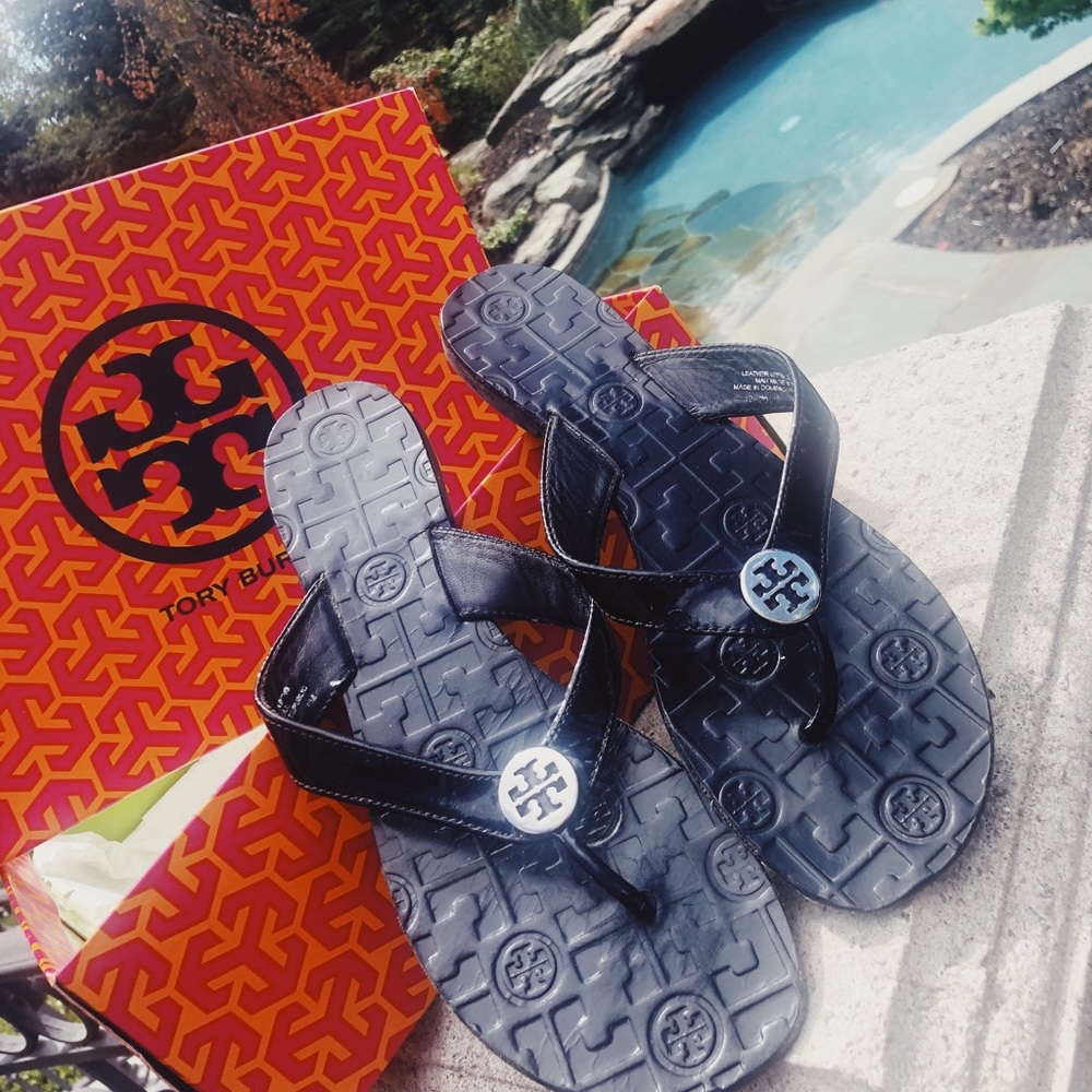 Tori Burch black sandals/flip flops